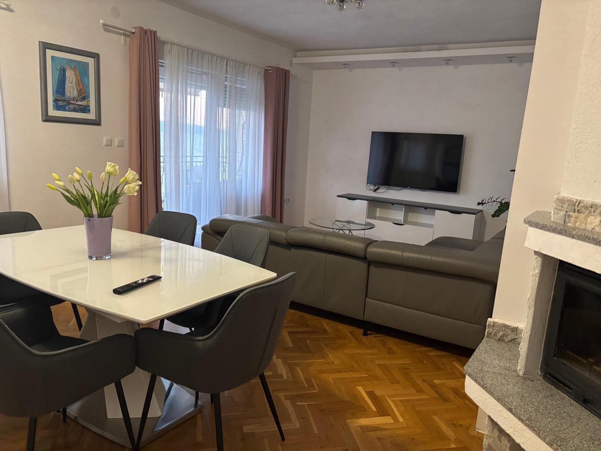 M&M Pelivan Apartment Kaštela エクステリア 写真