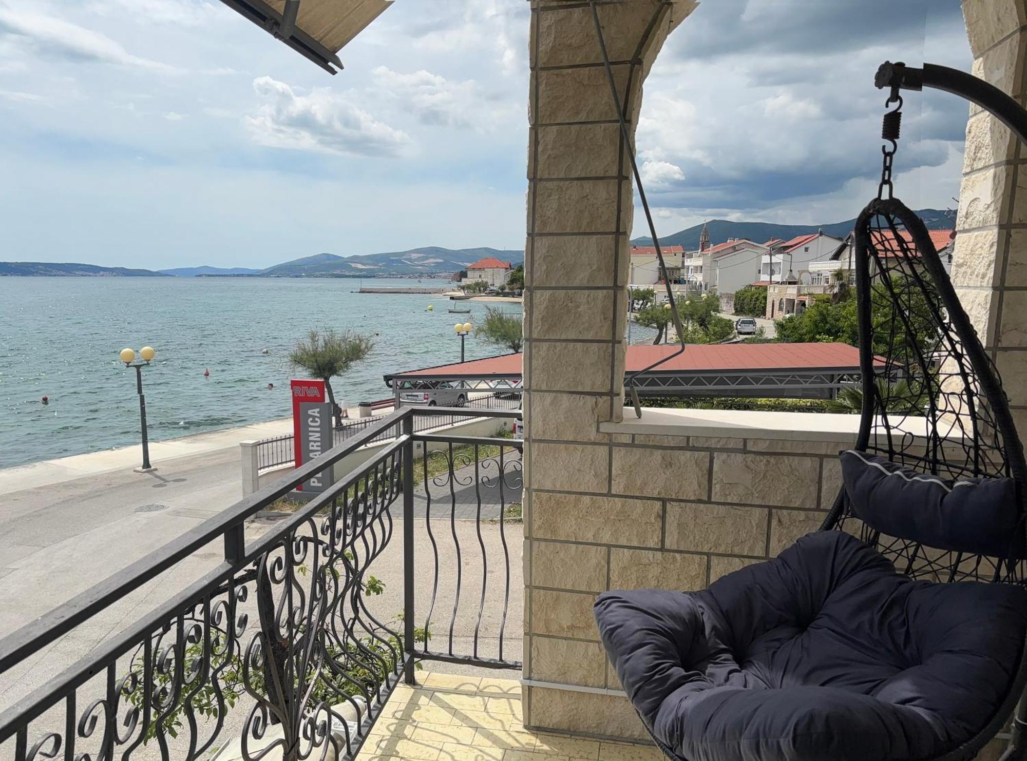 M&M Pelivan Apartment Kaštela エクステリア 写真
